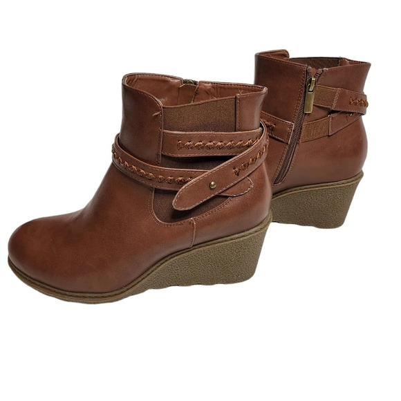 Cloudwalkers by Avenue brown booties. Women's size 10W. - Picture 6 of 14